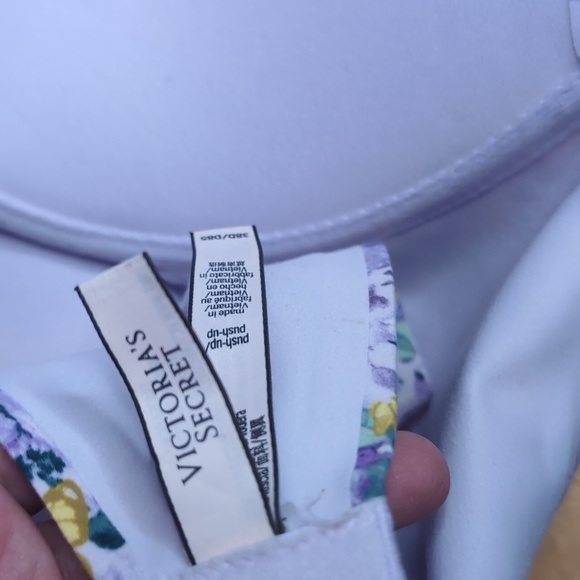 Like New Victoria's Secret Push-up Freedom Cloud Purple Floral Bra, Sz. 38D. - Picture 4 of 7